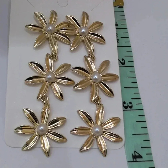 Sugarfix By BaubleBar Crystal Sunburst Daisy Drop Earrings excellent used condit - Picture 3 of 4